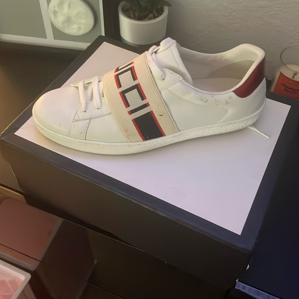 Men’s Gucci sneakers